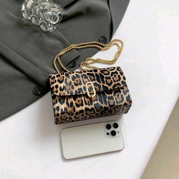 Leopard Print Shoulder Bag with Gold Chain – Elegant Evening‎ & Casual Purse - Picture 5 of 7